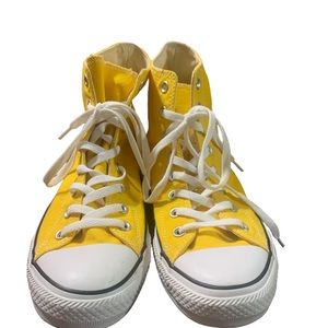 Yellow chuck taylor converse all star high tops Mens Size 10